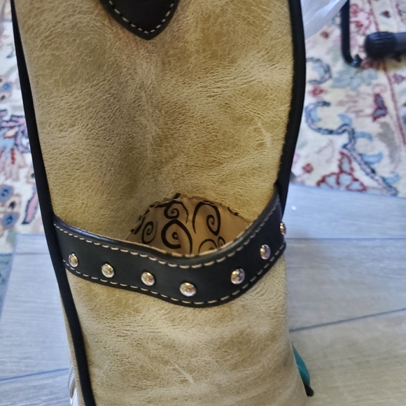 Over the shoulder western style hand bag.  gorgeous turquoise & white N.W.T - Picture 12 of 14